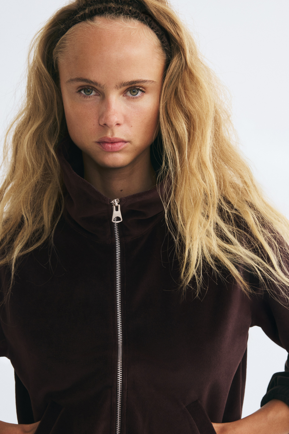 Велюровый свитшот на молнии - H&M