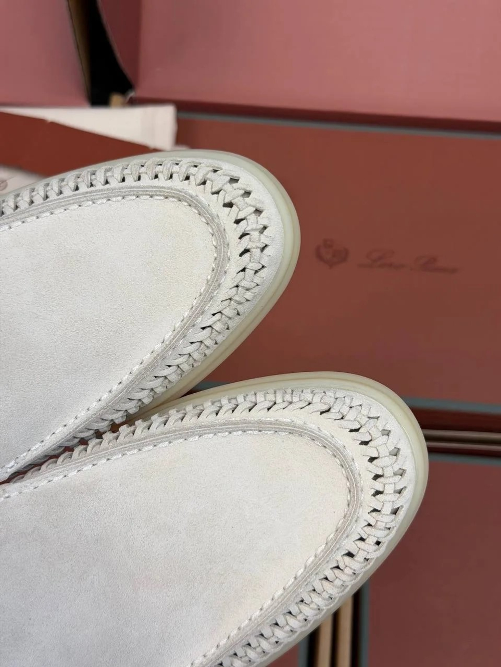 Светло-бежевые лоферы Loro Piana Summer Walk с плетением по периметру