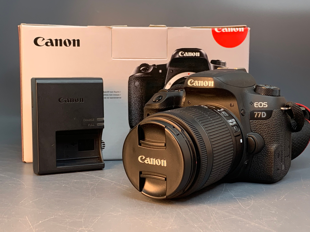 Canon 77D kit 18-55mm 3.5-5.6 IS STM 1650 кадров
