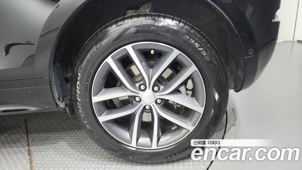 Land Rover Range Rover Evoque P250 Dynamic SE — 2024
