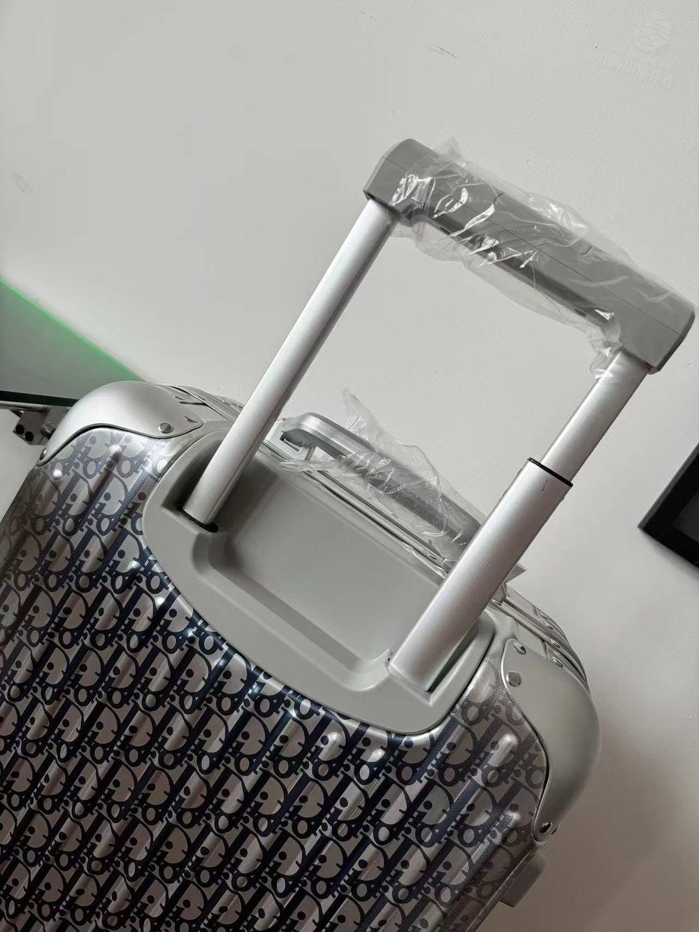 Дорожный чемодан Rimowa x DIOR