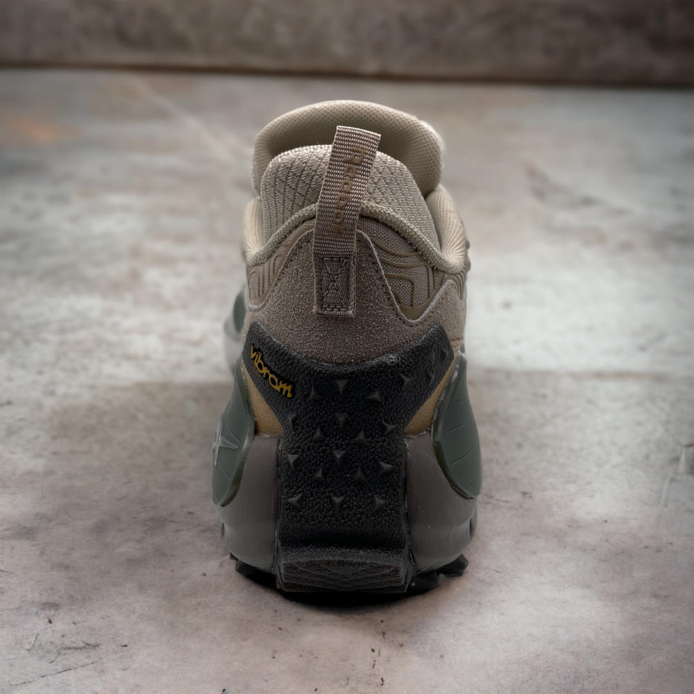 Reebok Zig Kinetica 2.5 • Beige