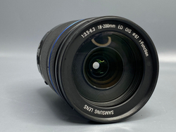 Samsung 18–200mm f/3.5–6.3 ED OIS
