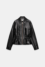 КУРТКА ИЗ ИСКУССТВЕННОЙ КОЖИ, ЭЛАСТИЧНАЯ ТАЛИЯ — ZARA
