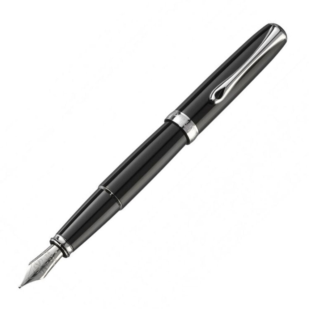 Перьевая ручка Diplomat Excellence A2 black lacquer с пером F (D40202023)
