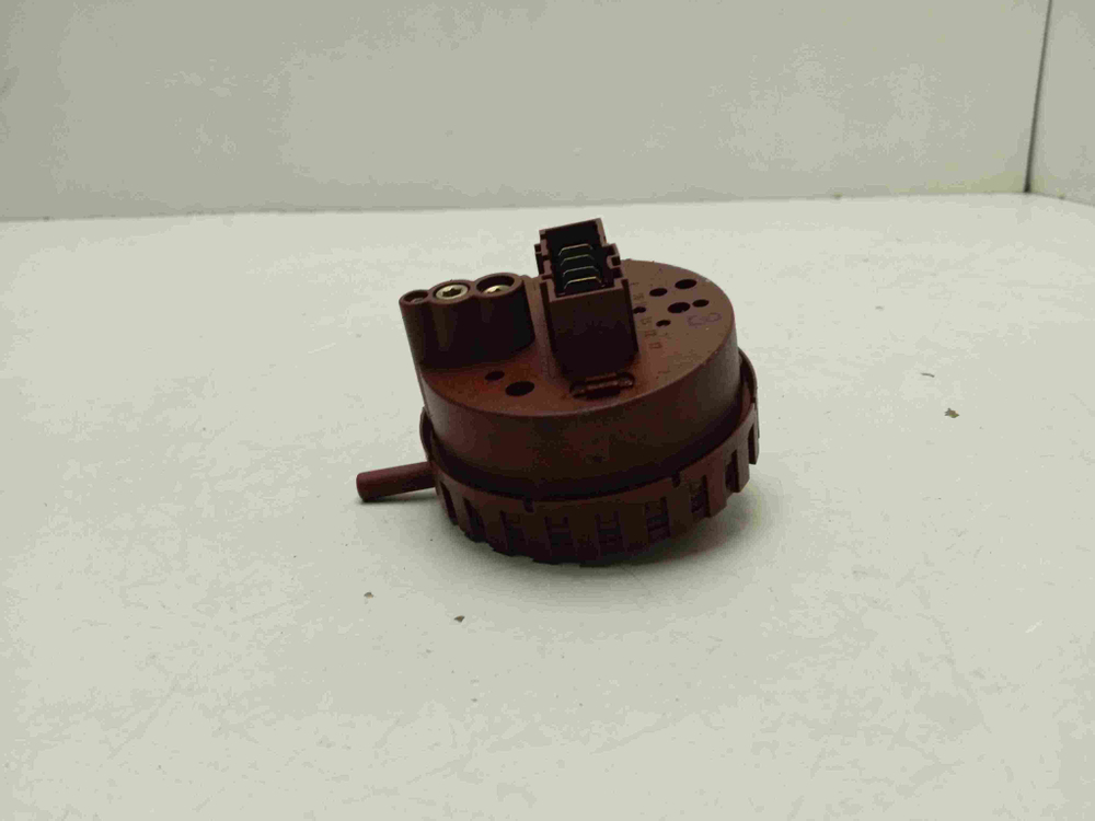 WFC1662OE кт201 Датчик уровня воды для стиральной машины Bosch WFC1662OE б/у