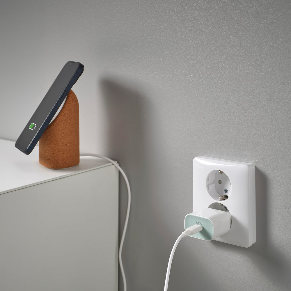 IKEA SJÖSS  (ИКЕА ШЁСС)  -  Зарядное устройство USB 20 Вт с 1 портом