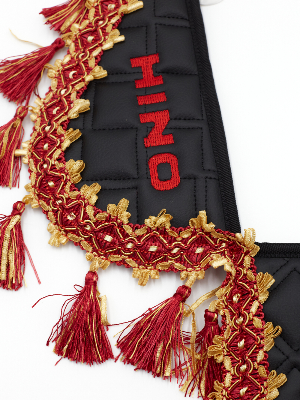 Вымпел тройной HINO (экокожа, черный с красными кисточками)