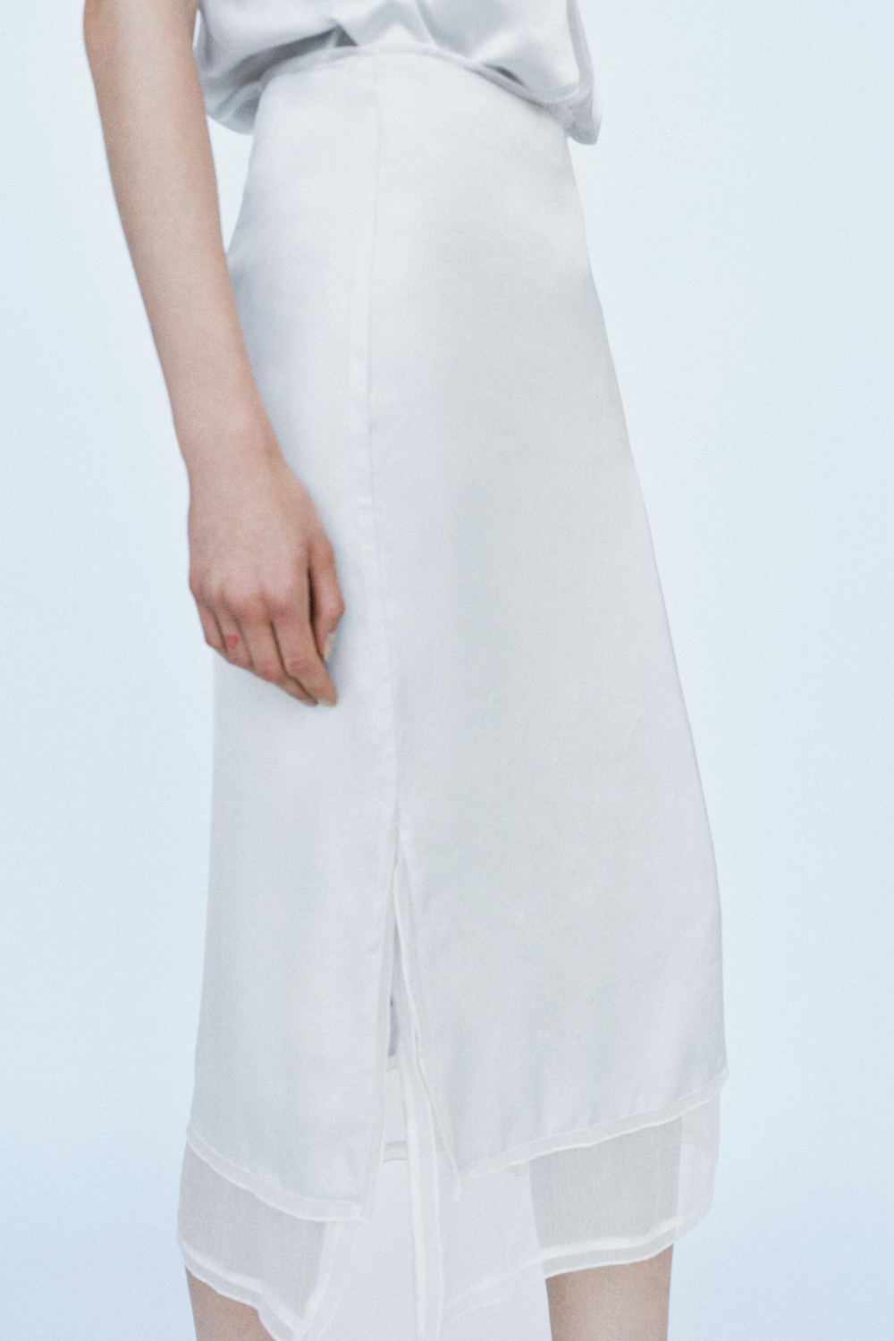 КОМБИНИРОВАННАЯ АТЛАСНАЯ ЮБКА МИДИ — ZARA