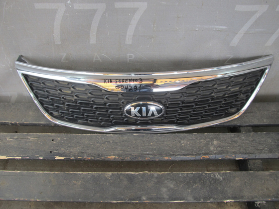 Решетка радиатора Kia Sorento 2 (XM) 12-20 Б/У  863502P500