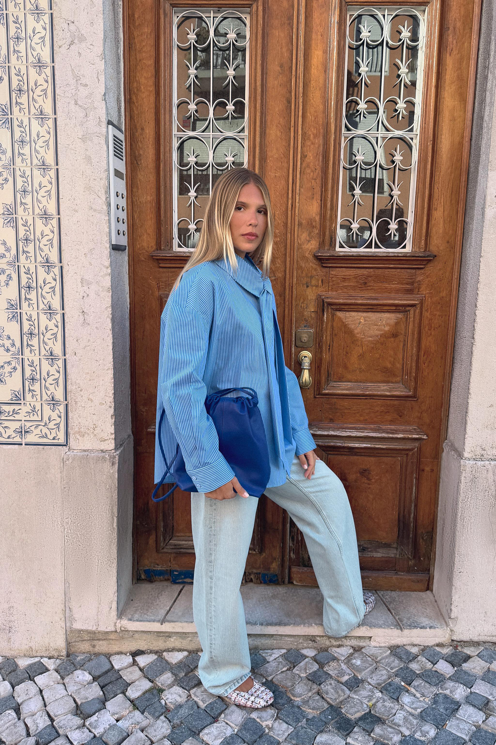 РУБАШКА В ПОЛОСКУ С БАНТОМ — ZARA