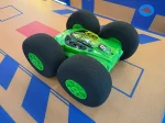 Игровой стол с гоночными машинками на радиоуправлении «Прыгучие тачки»
