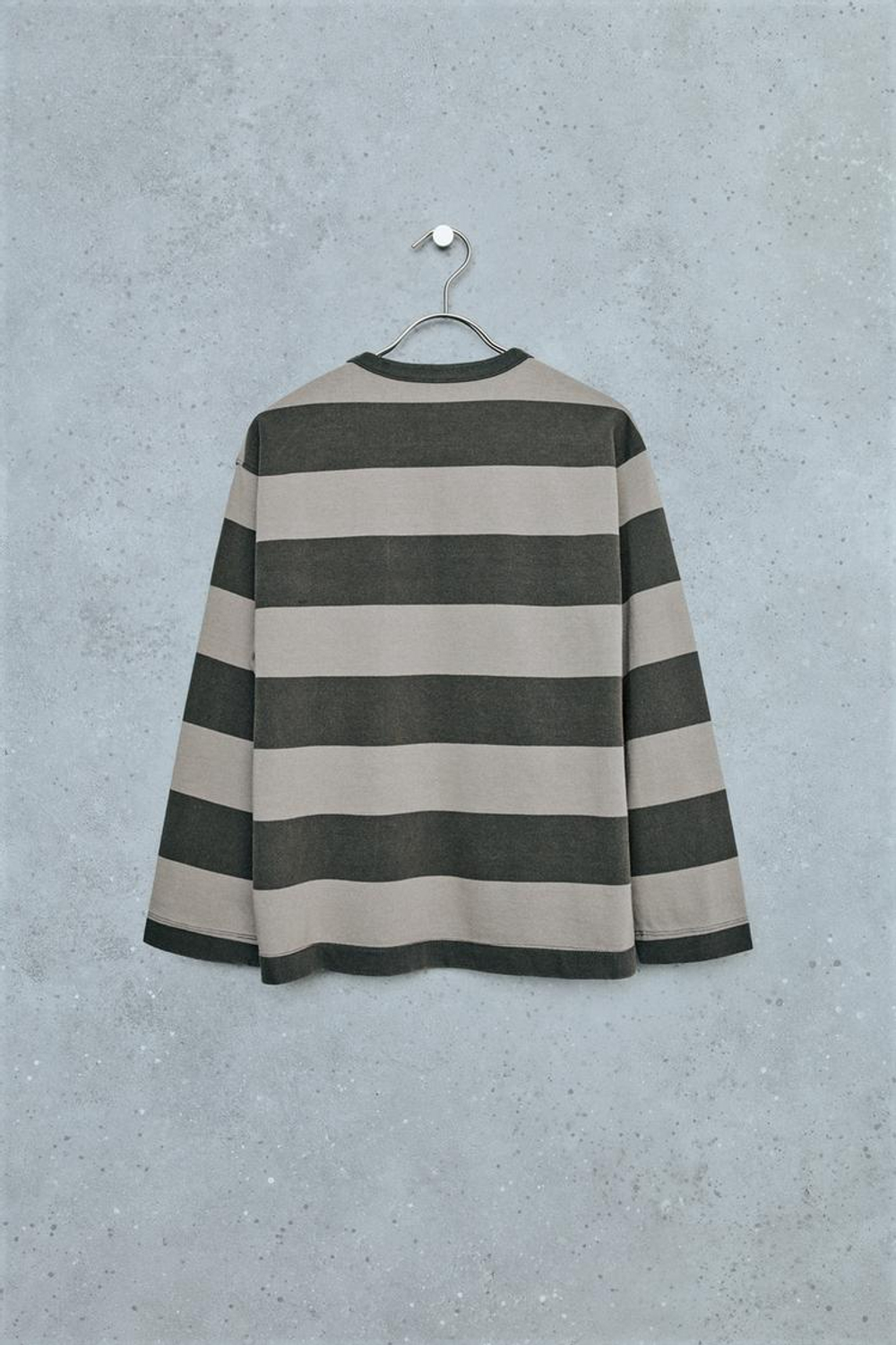 ZARA STORIESZ — ФУТБОЛКА С ЭФФЕКТОМ ПОТЕРТОСТИ И ПРИНТОМ В ПОЛОСКУ, СЕРО-КОРИЧНЕВЫЙ