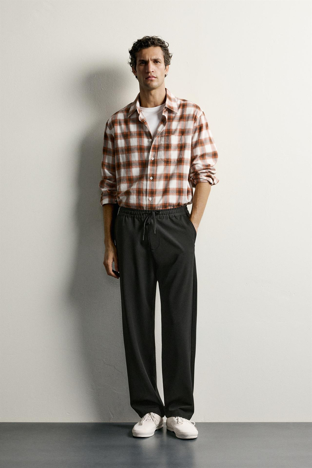 ZARA БРЮКИ COMFORT REGULAR FIT, ЧЕРНЫЙ