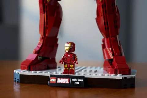 Конструктор LEGO Marvel 76344 Iron Man Mark 3 Collectors Edition