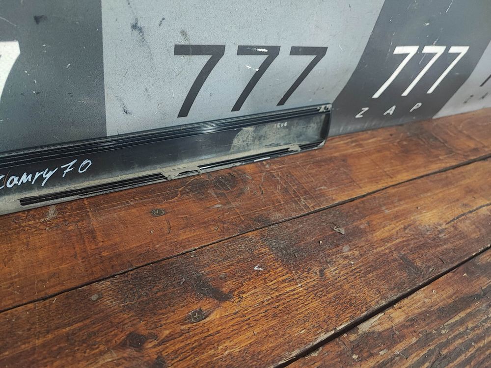 Молдинг двери передней правой Toyota Camry XV70 17-нв Б/У Оригинал PZ32933021