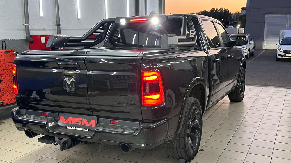 Роллета механическая на пикап Dodge Ram (крышка кузова )