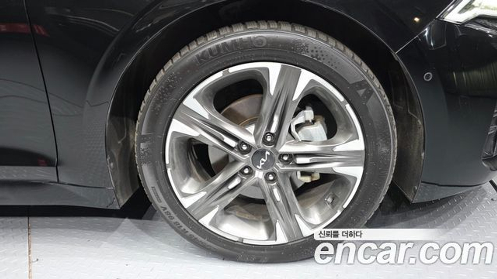 KIA K5 Signature — 2023