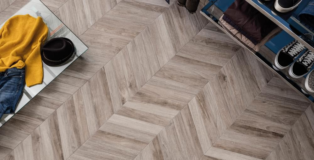 Rondine Vintage Dore Chevron 7.5x40.7
