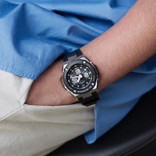 Наручные часы Casio G-Shock GST-W300-1A