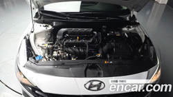 Hyundai AVANTE 1.6 — 2021
