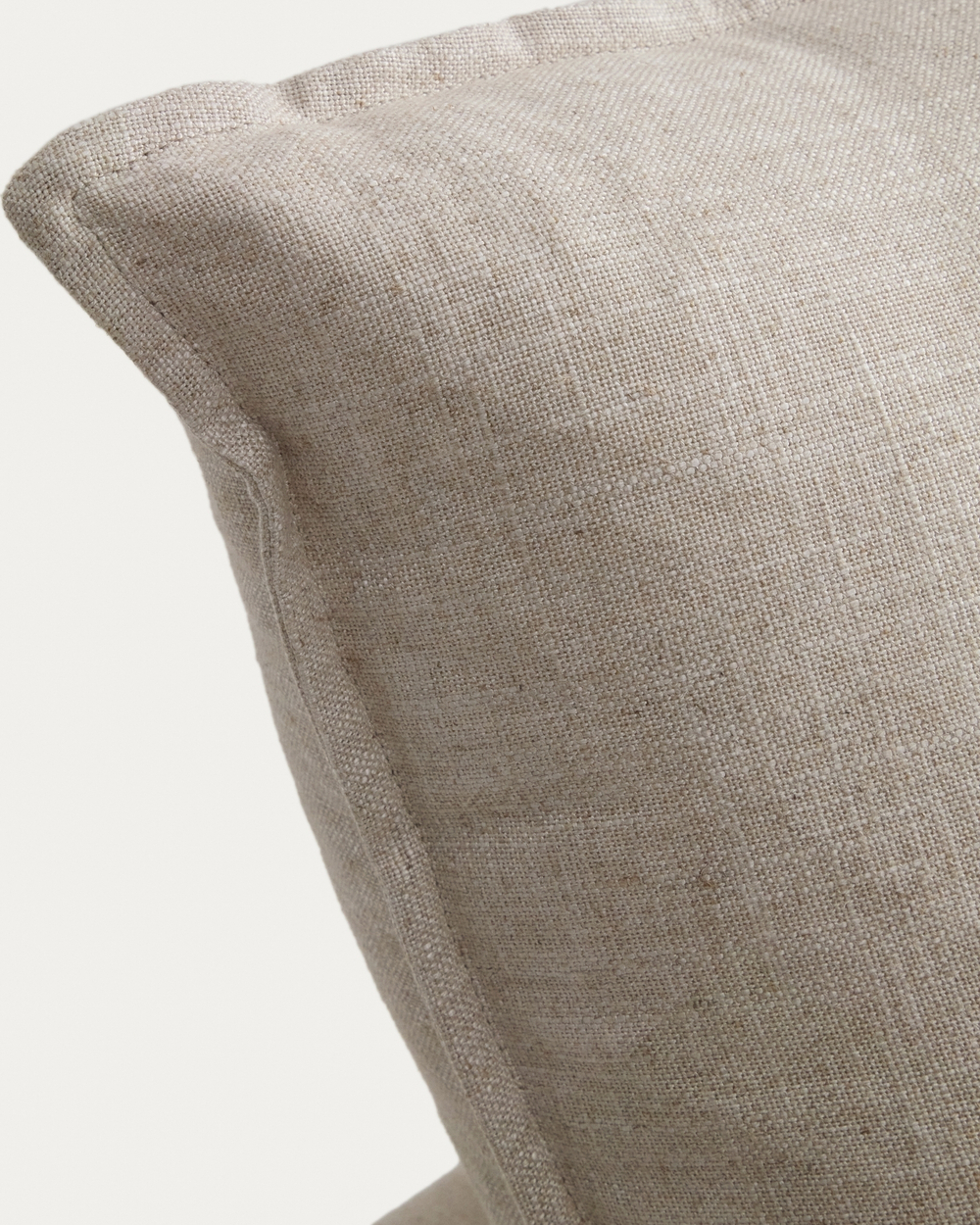 Модульный диван уличный La Forma (ex Julia Grup) Anarela трехместный из бежевого льна и вискозы со съемным чехлом, 270 см