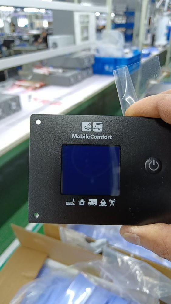 Инвертор с зарядным устройством MobileComfort S2012-BC, чистый синус, 2000Вт, 12В, 30А