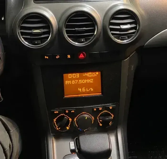 Магнитола для Opel Antara 2006-2015 (перенос БК вниз, черная) - Teyes LUX ONE ROUND монитор 12.3" 2K QLED на Android 10, Быстрая, CarPlay, 4G SIM-слот