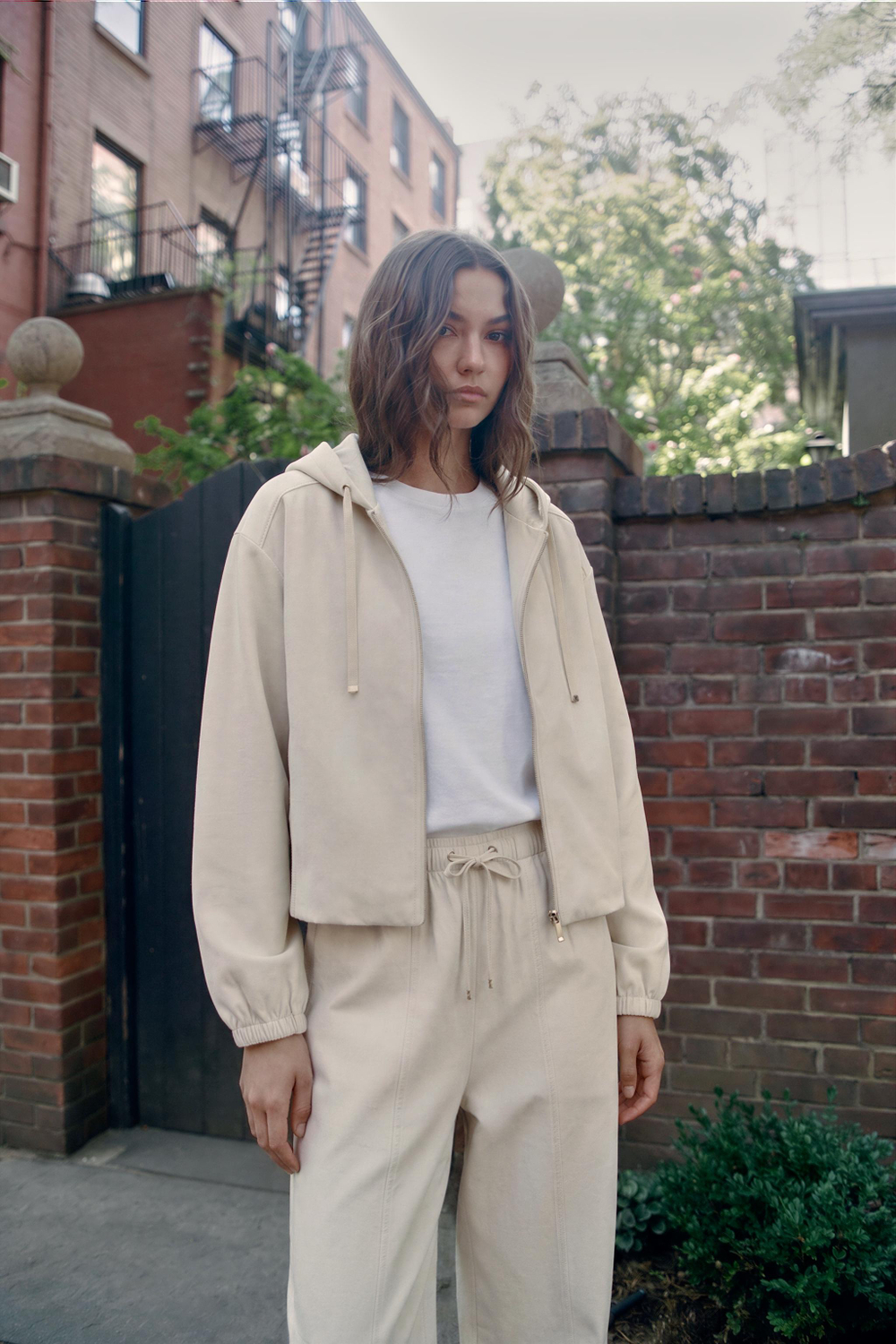 ZARA БОМБЕР С КАПЮШОНОМ, ЭКРЮ