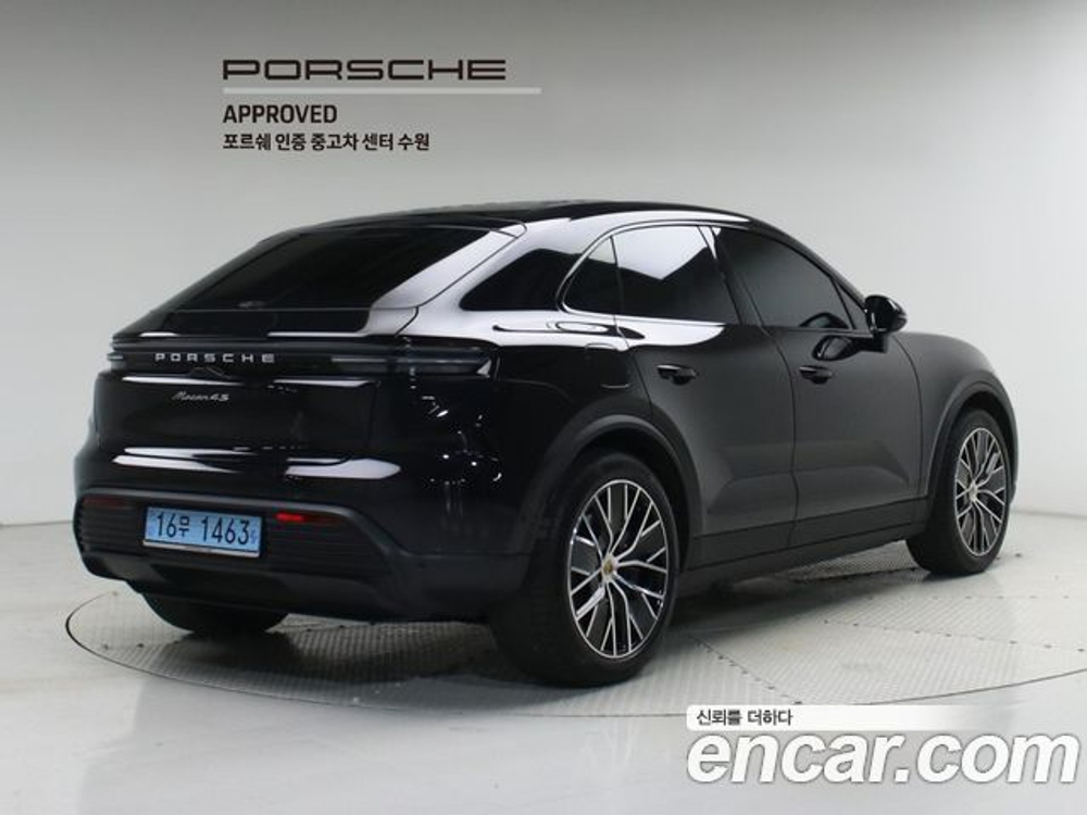 Porsche Macan 4S — 2025
