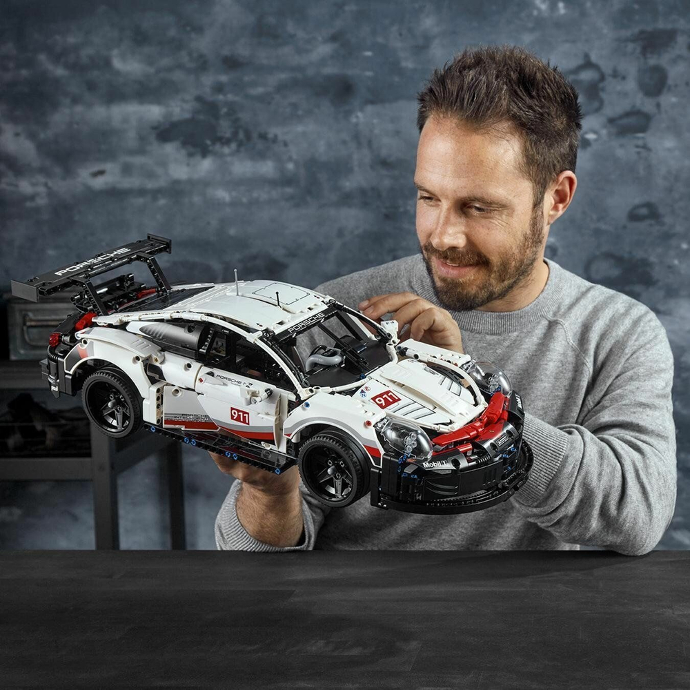 Porsche 911 RSR
