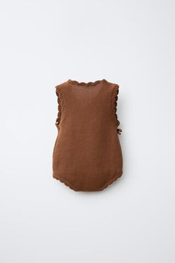 ZARA ТРИКОТАЖНОЕ КИМОНО С ЦВЕТАМИ КРОШЕ, КАРАМЕЛЬНЫЙ