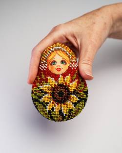Матрешка с подсолнухами