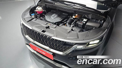 KIA Canival 9-Seater Prestige — 2023