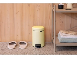 Brabantia Контейнер для мусора NewIcon 3 л желтый EAN 8710755233760