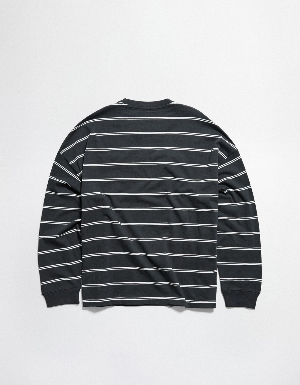 Мужской лонгслив boxy fit OUT OF CORE, арт. 3828/443 - BERSHKA