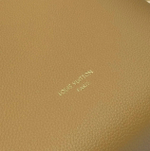 Бежевая сумка Louis Vuitton Multipass