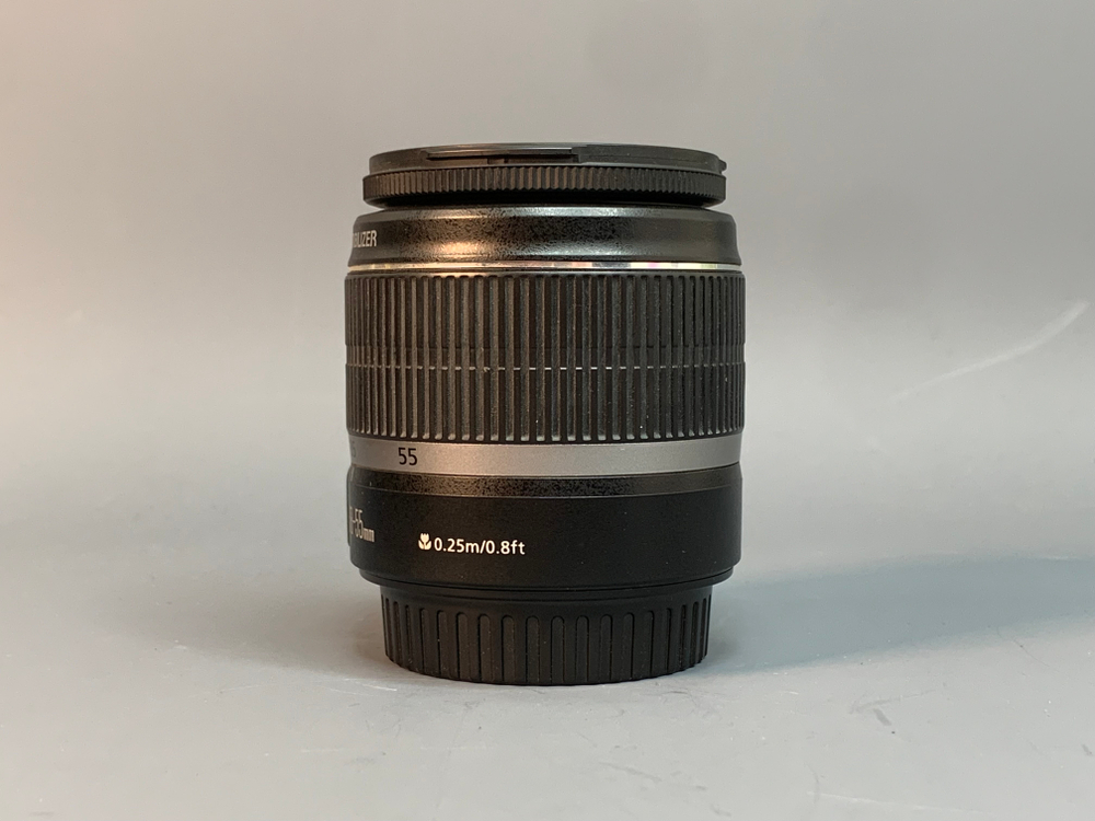 Canon EF-S 18-55mm f/3.5-5.6 IS
