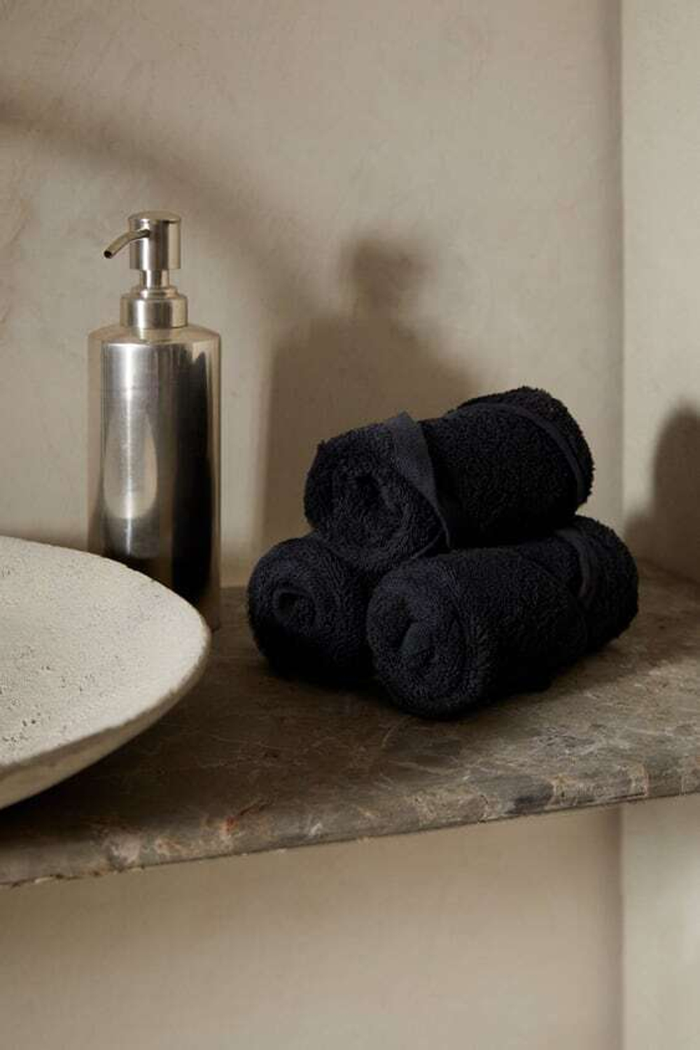 ZARA HOME ХЛОПКОВОЕ ПОЛОТЕНЦЕ (НАБОР ИЗ 3 ШТУК), ЧЕРНЫЙ