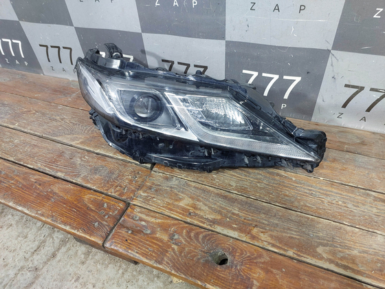 Фара правая LED Toyota Camry (XV70) 17-нв Б/У Оригинал 8114533G00