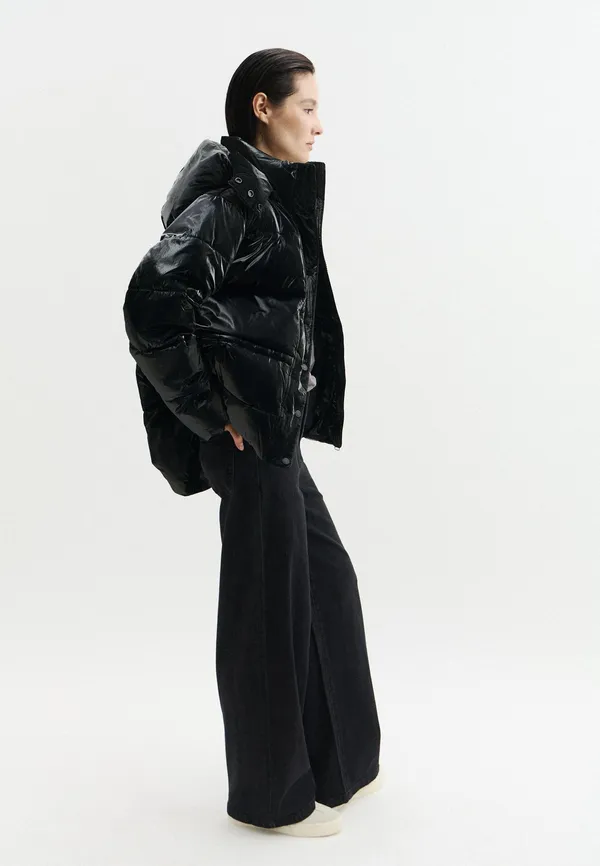 Куртка утепленная женская KARL LAGERFELD JEANS