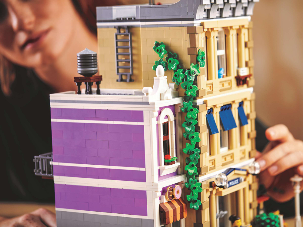 Конструктор LEGO Icons 10278 Police Station