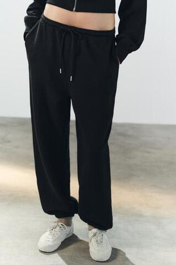 ZARA БРЮКИ-ДЖОГГЕРЫ ИЗ МЯГКОЙ ТКАНИ, ЧЕРНЫЙ