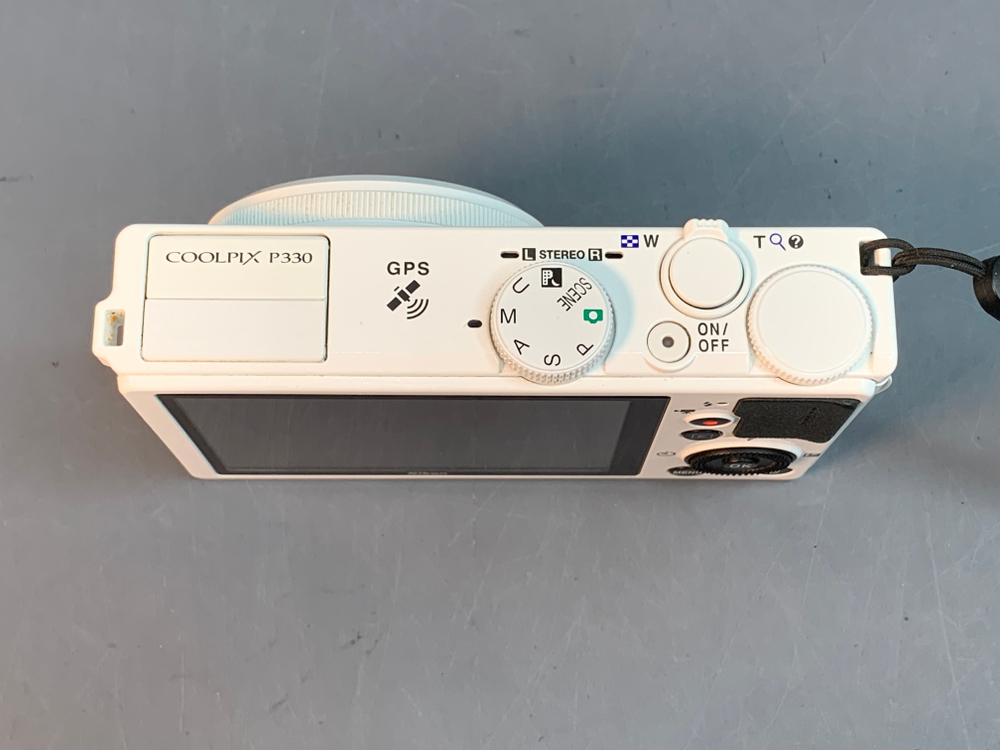 Nikon Coolpix P330