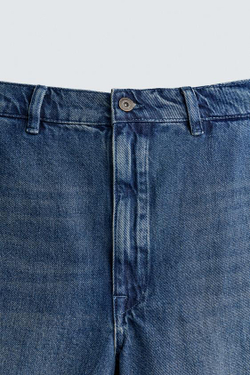 ZARA ДЖИНСЫ STRAIGHT FIT С ВОЩЕНЫМ ЭФФЕКТОМ, ВЫЦВЕТШИЙ СИНИЙ