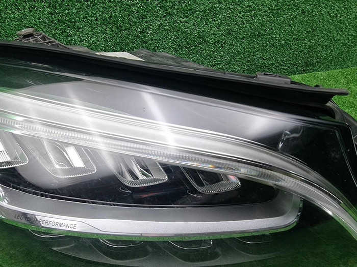 Фара правая Mercedes C w205 (2018-2023) LED