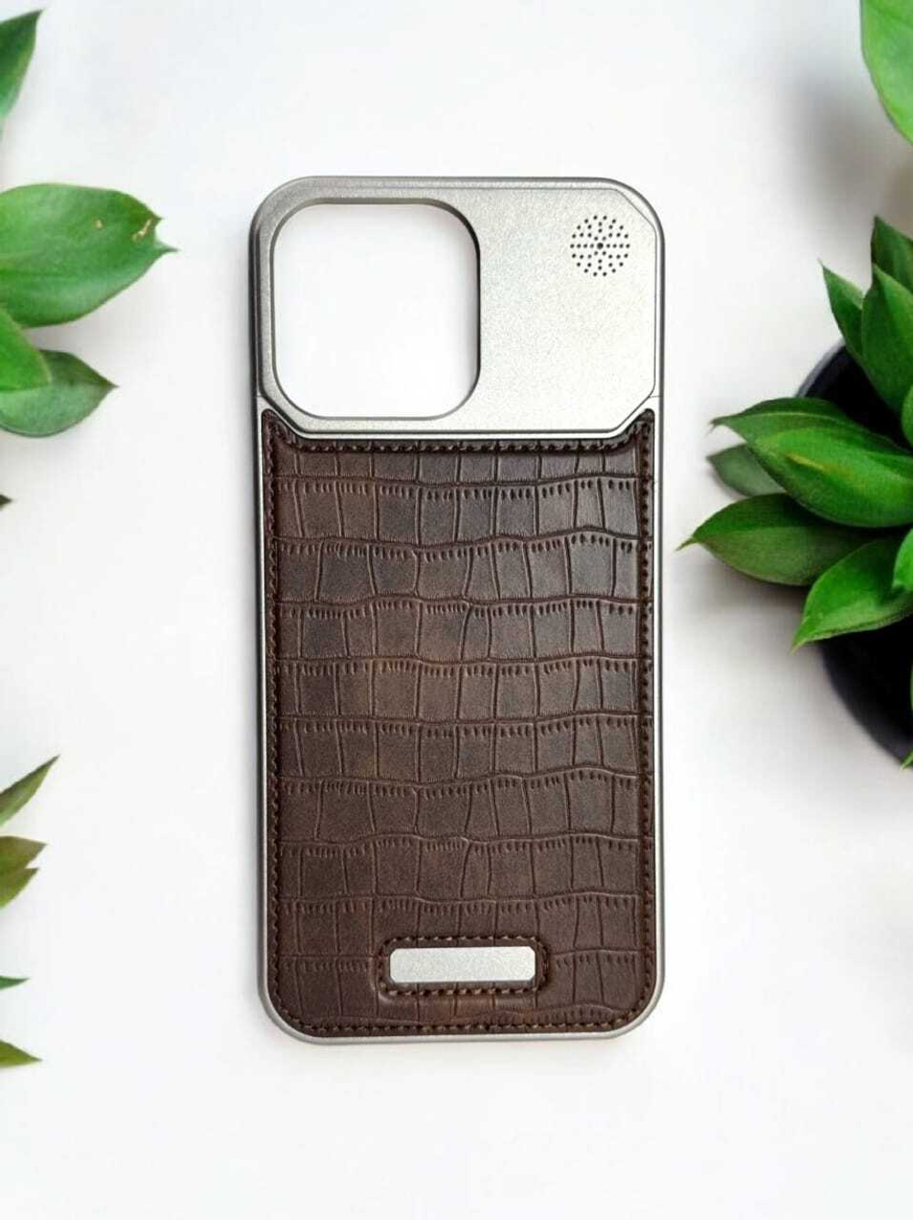 Металлический чехол "Крокодил" iPhone 15