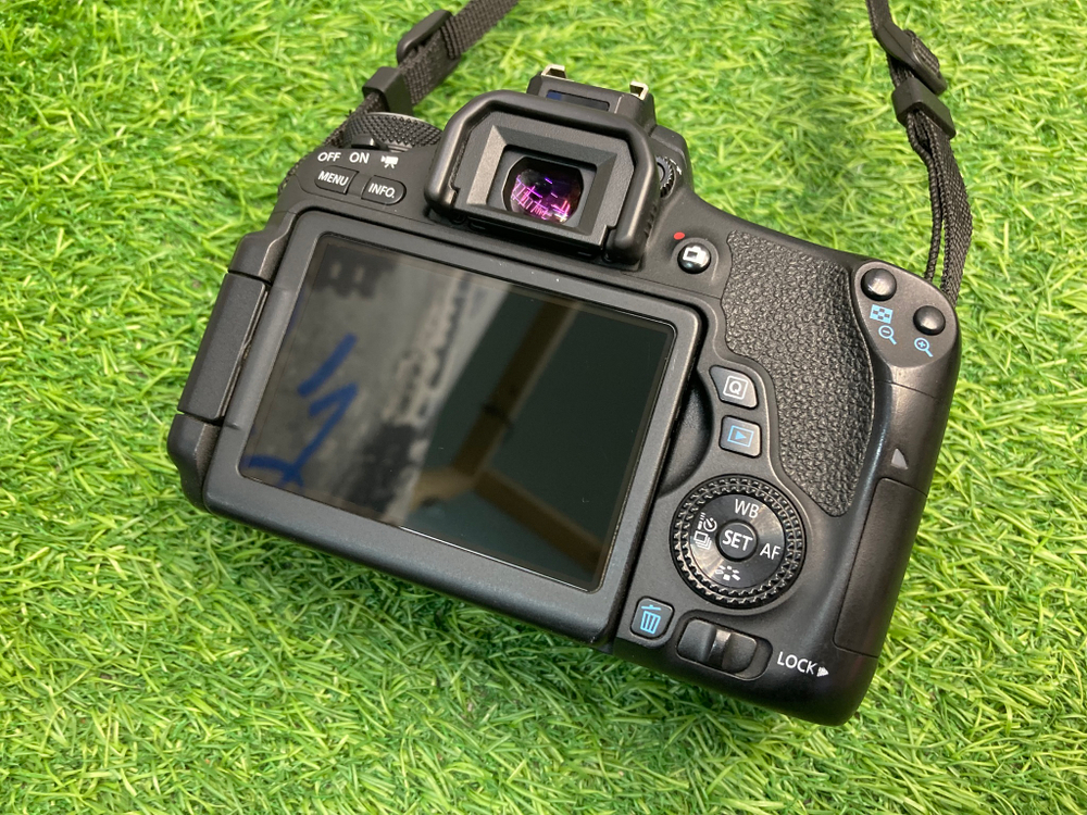 Canon 760D kit 18-55mm IS 142.500 кадров
