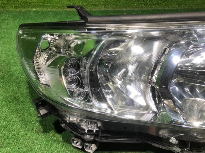 Фара правая Toyota Land Cruiser Prado 150 (2017-н.в.) галоген