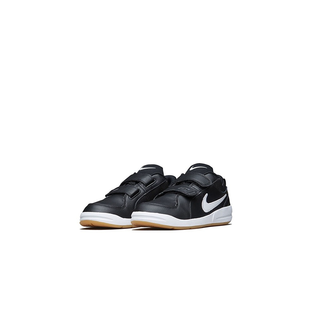 alt="Удобная застежка-липучка на детских кроссовках Nike Pico 4 PS"